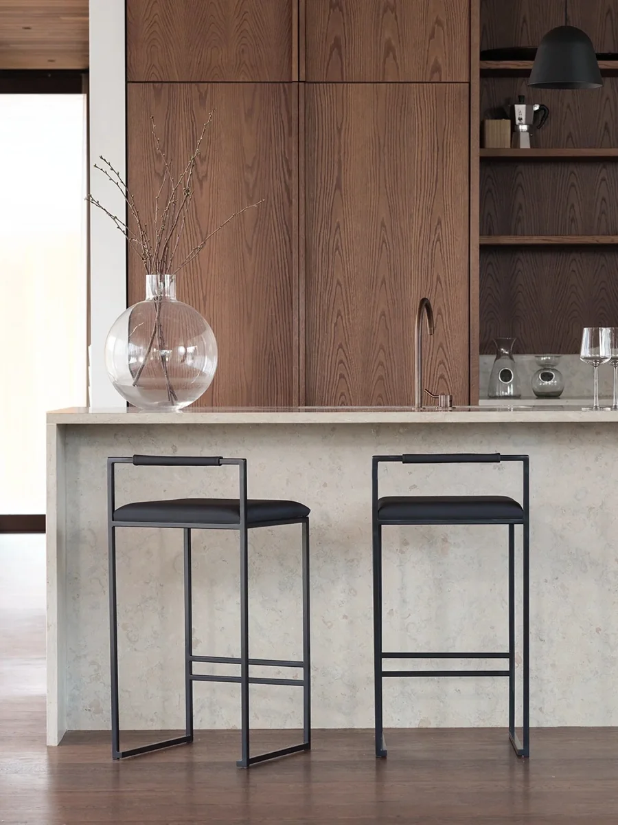 by Crea® Barhocker FREJA Schwarzer Rahmen Schwarzes Lederkissen & Rückenlehne – Bild 7