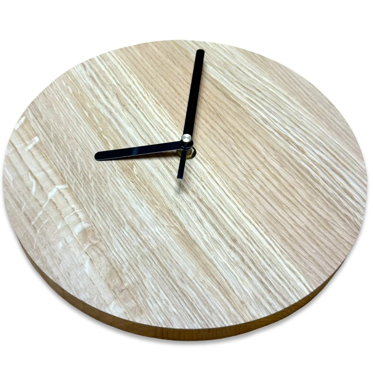 stilvolle Wanduhr aus Eichenholz – Bild 2